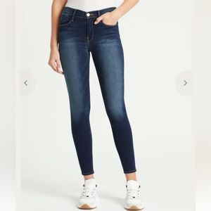 FRAME Le High Skinny Jeans Size: 28